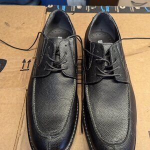 Unlisted by Kenneth Cole 10.5